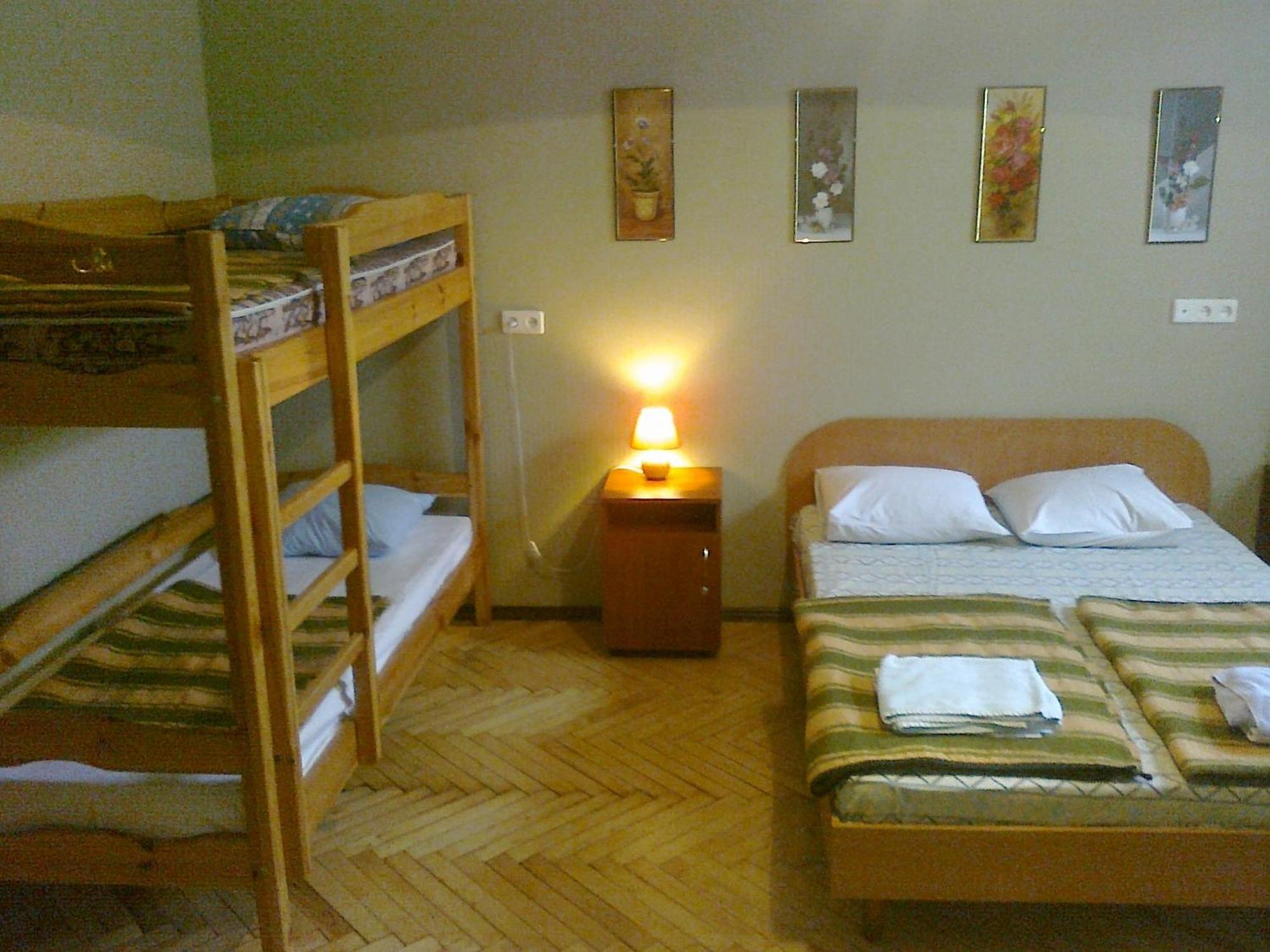 Yaroslav Hostel Kiev Extérieur photo